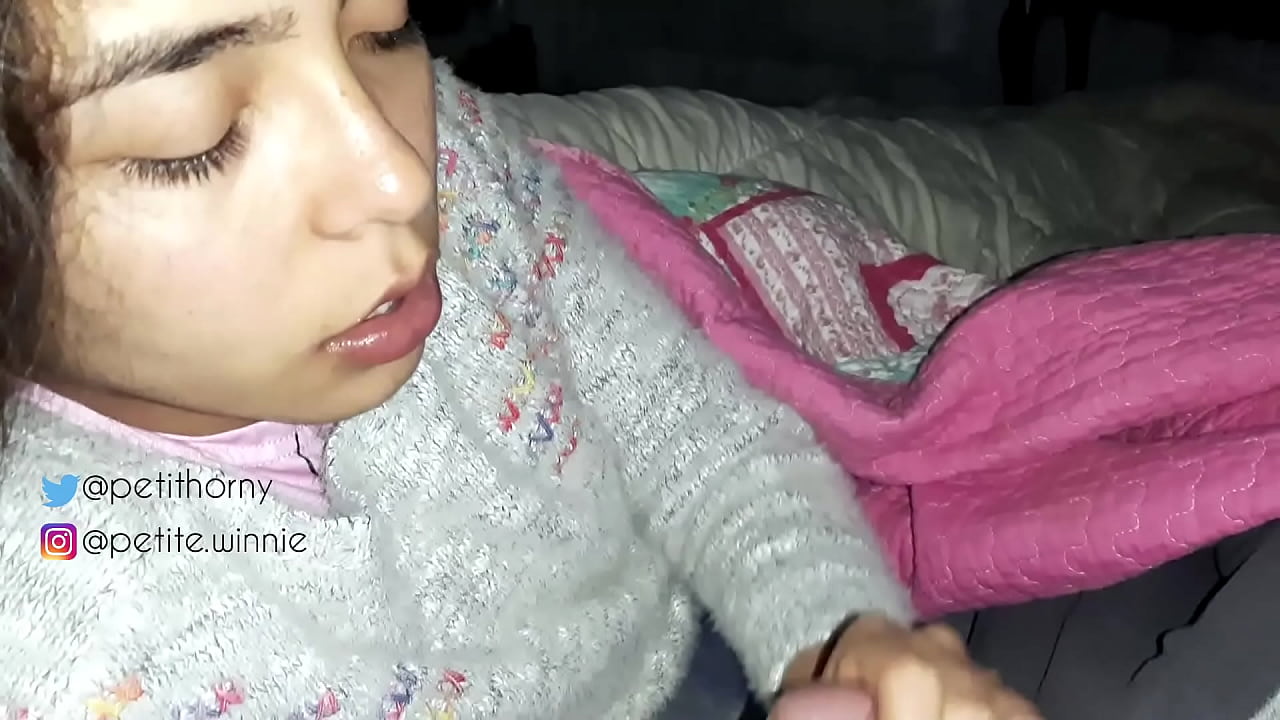 EU ENGULO TODO O LEITE ACUMULADO DO MEU MARIDO - MOSTRANDO A LÍNGUA COM ESPERMA