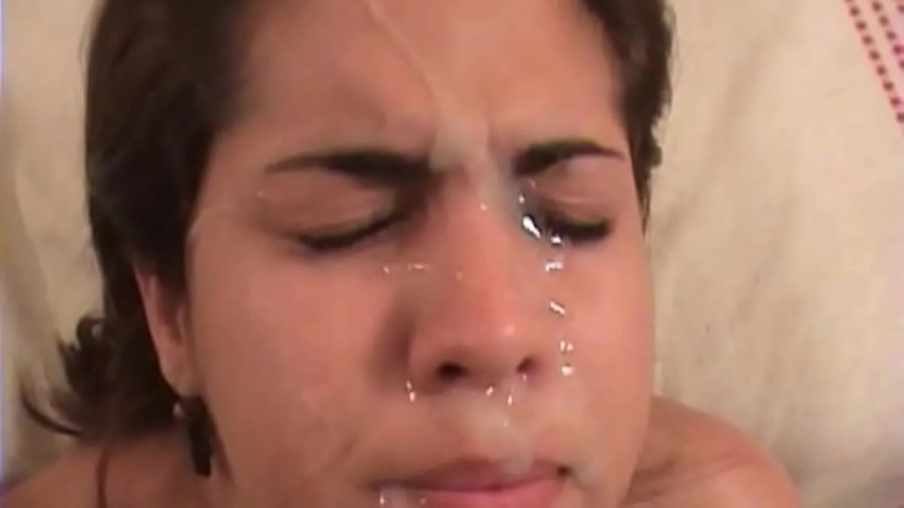 A linda morena latina tem sexo bruto